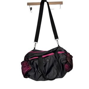 Tek Gear Duffle Gym bag with multi function pockets black & pink long strap